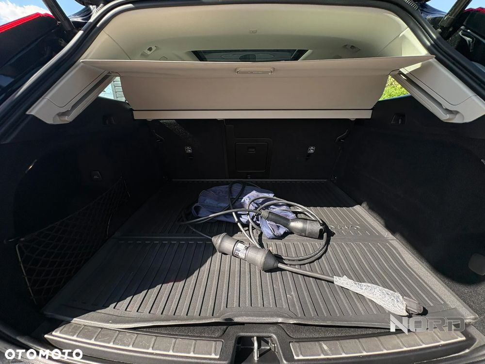 Volvo XC 60 T6 Plug-In Hybrid AWD Core - 19