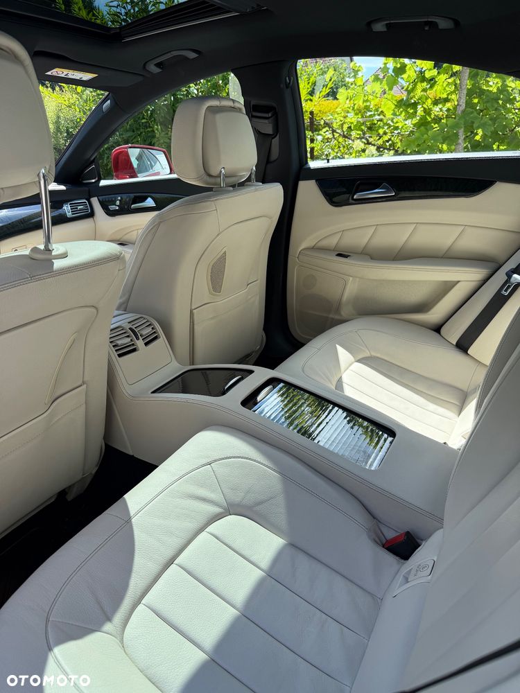 Mercedes-Benz CLS - 13