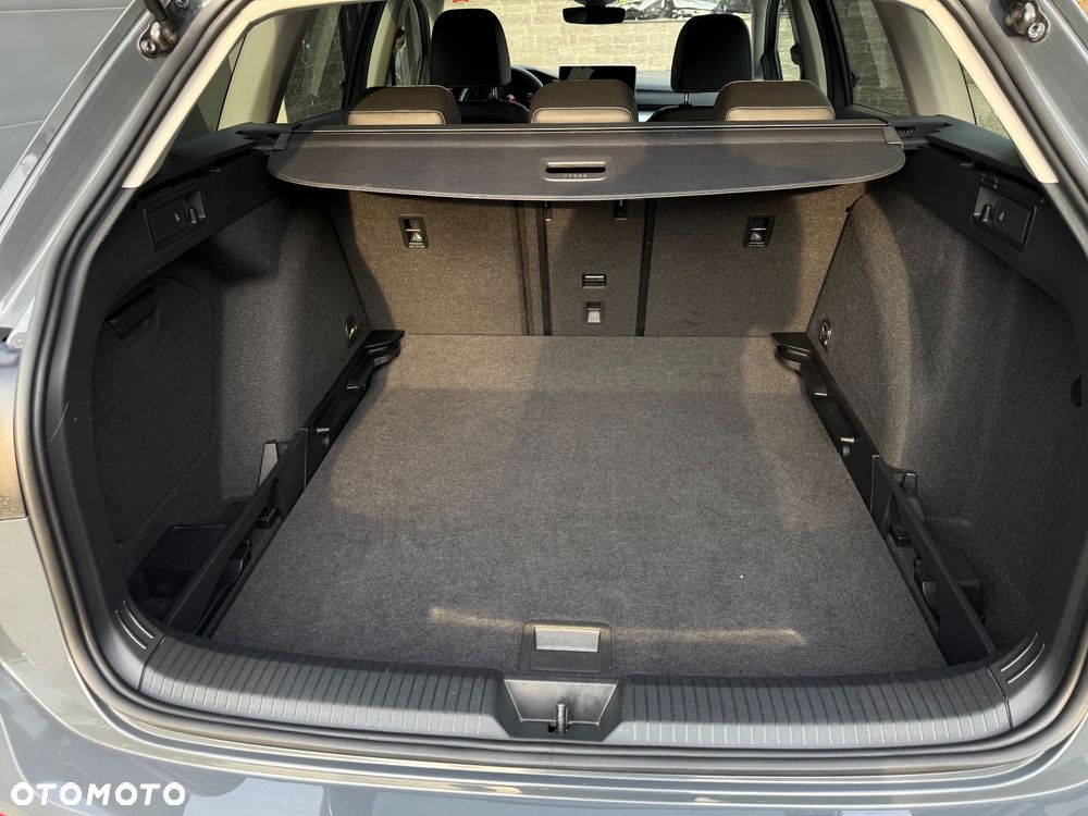 Volkswagen Golf 1.5 eTSI mHEV Special Edition DSG - 8