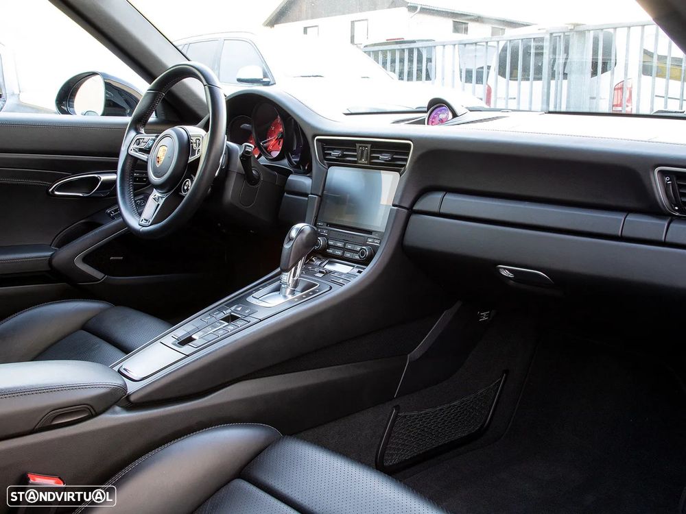 Porsche 911 (991) Carrera GTS PDK - 23