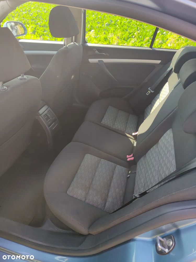Skoda Octavia 1.6 Ambition - 11