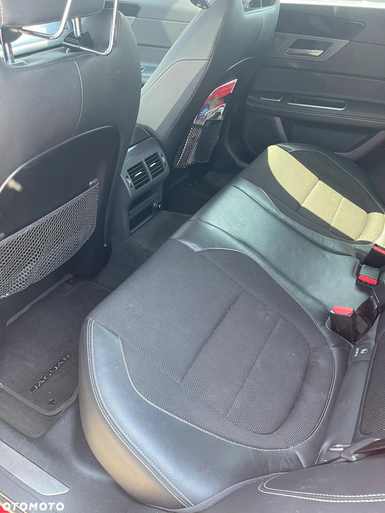 Jaguar XF 2.0 i4D AWD R-Sport - 8