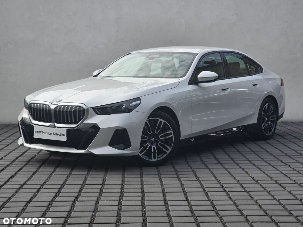 BMW Seria 5 520d xDrive mHEV M Sport - 2