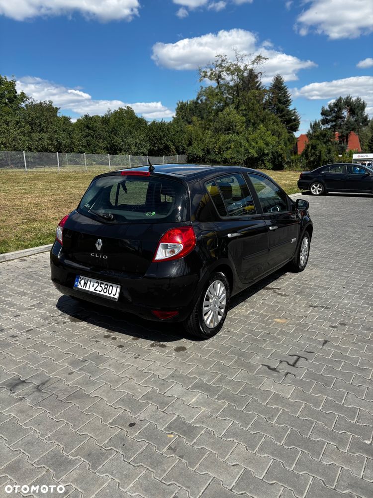 Renault Clio 2009 photo 4