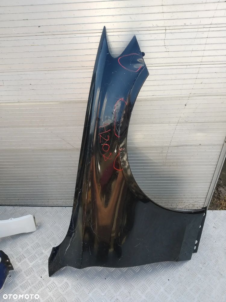 A862/F60/F582/F911/H208 PRAWY BŁOTNIK MERCEDES W205 - 12