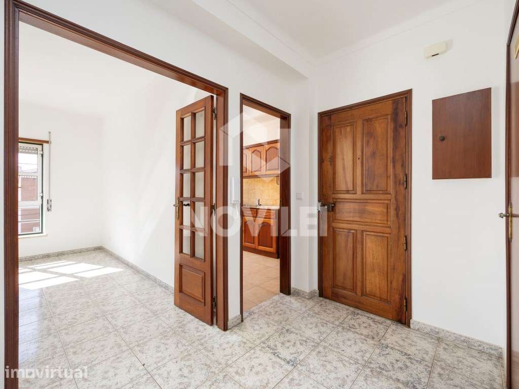 Apartamento T3 no último andar, próximo da EB1 de Courelas, Pousos - Grande imagem: 5/19