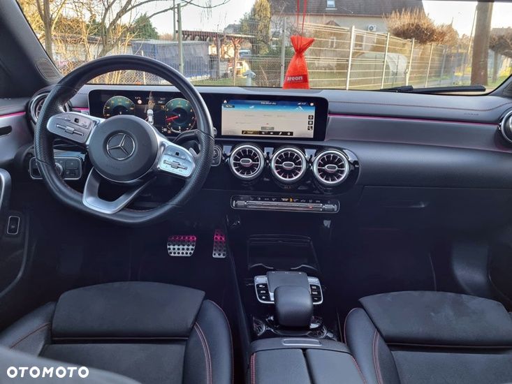 Mercedes-Benz CLA 220 4-Matic AMG Line 7G-DCT - 19
