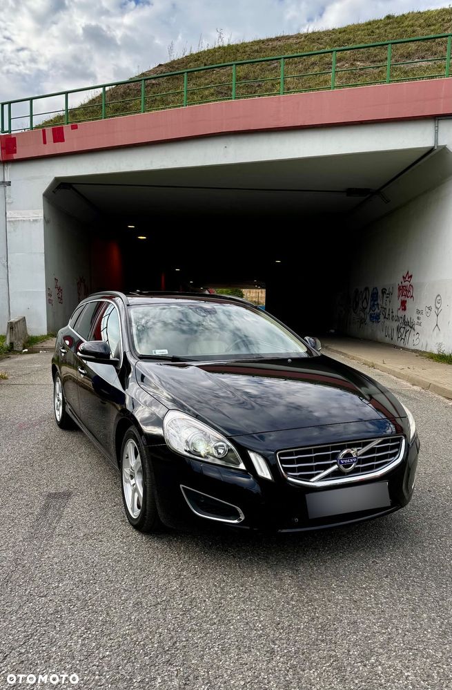 Volvo V60 D3 Summum - 2