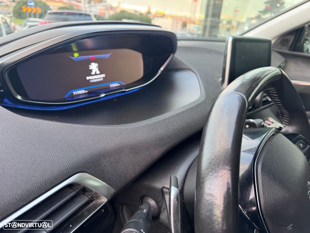 Peugeot 3008 1.2 PureTech Allure EAT8 - 8