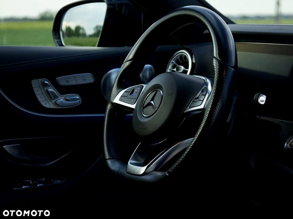 Mercedes-Benz Klasa E 400 4-Matic 9G-TRONIC - 12