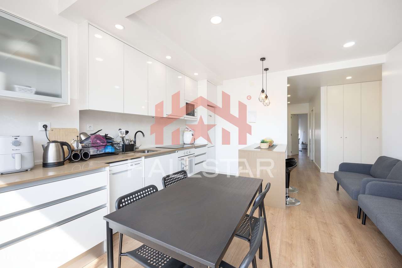 Apartamento T4 / Remodelado e Mobilado / Centro de Leiria - Grande imagem: 3/27