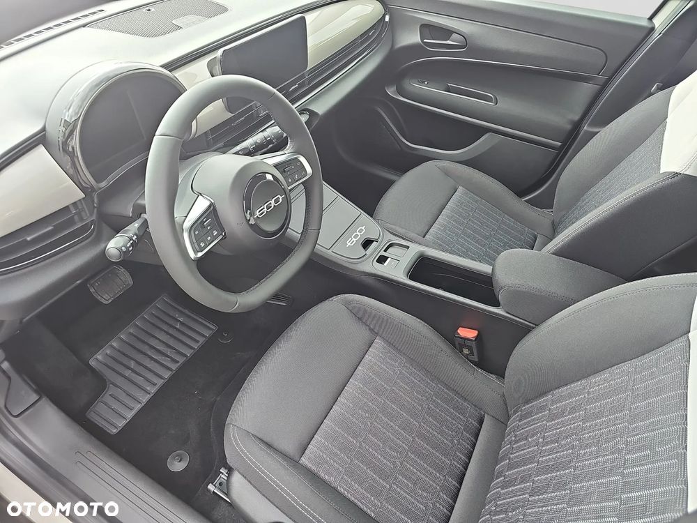 Fiat 600 1.2 Turbo Icon eDCT - 10
