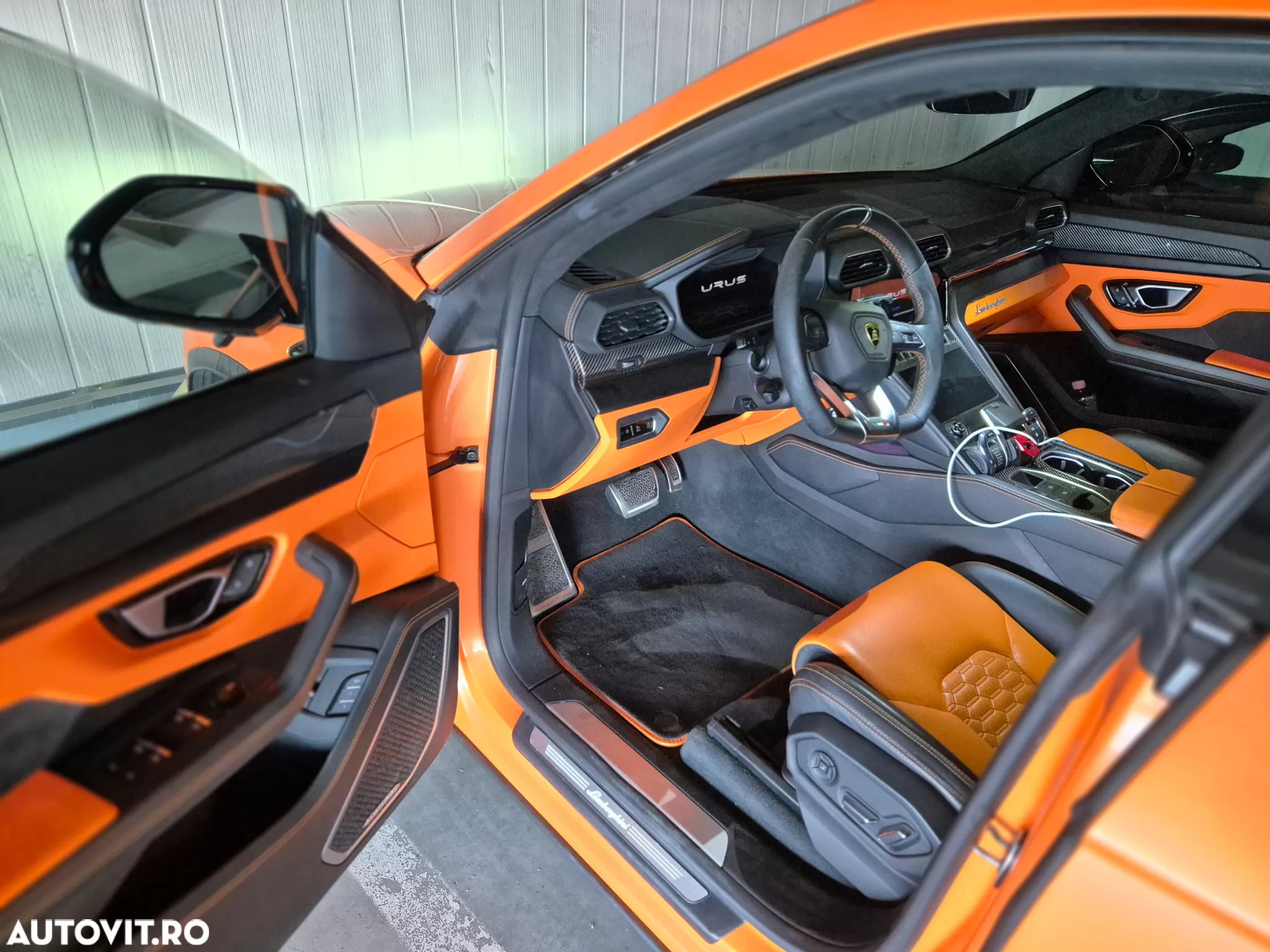 Lamborghini URUS Standard - 5