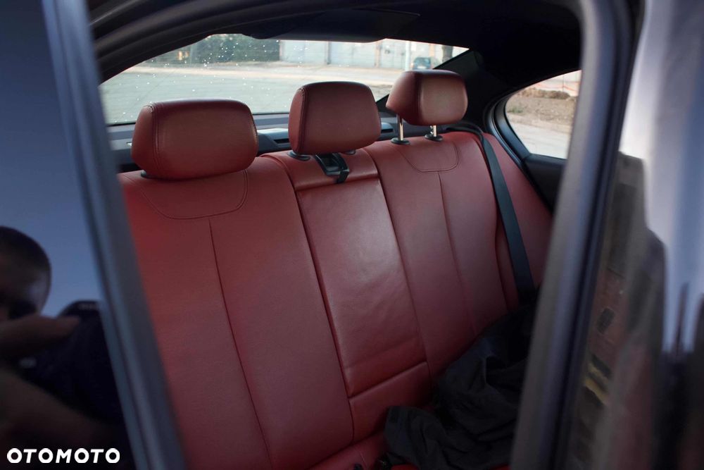 BMW Seria 3 328i xDrive - 8