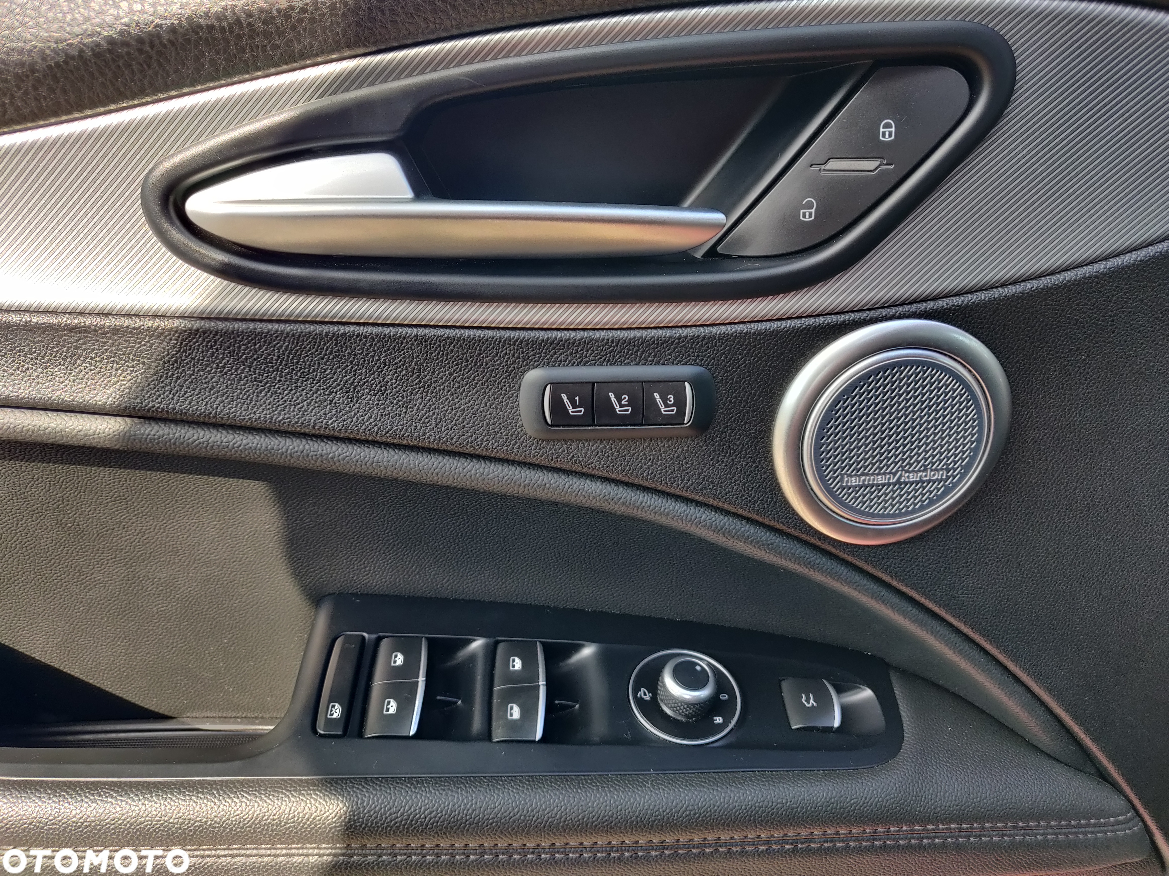 Alfa Romeo Stelvio - 16