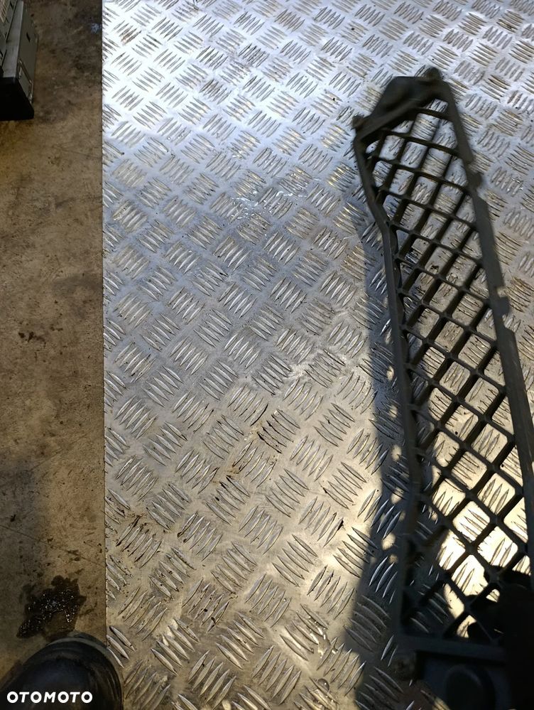 OSŁONA ATRAPA KRATKA ZDERZAKA PRZÓD RENAULT GAMA D ORYGINAŁ - 1