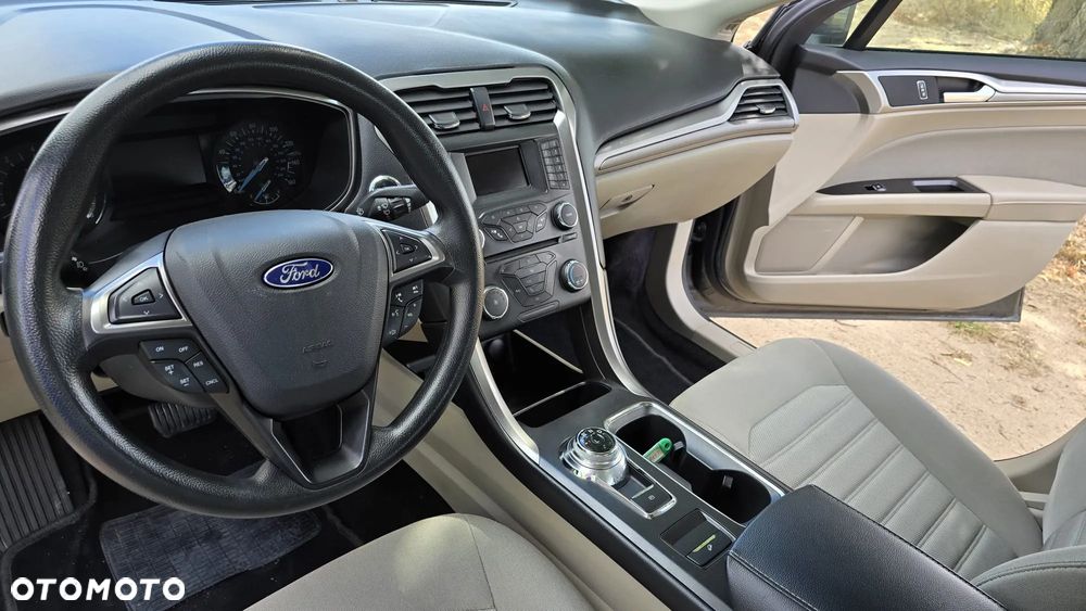 Ford Fusion - 8