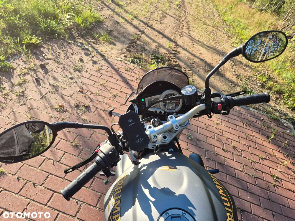 Triumph Street Triple - 7
