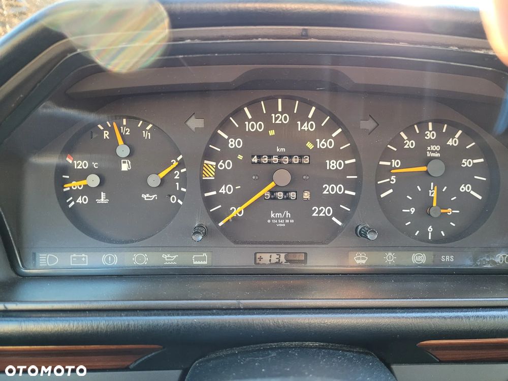 Mercedes-Benz Klasa E - 32