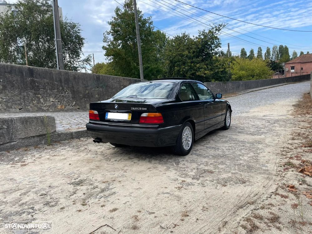BMW 323 - 13