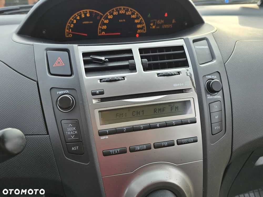 Toyota Yaris 1.33 Luna - 17