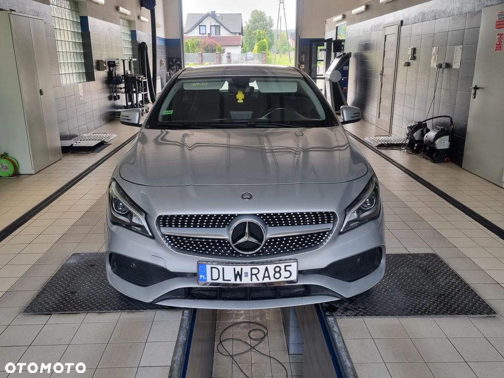 Mercedes-Benz CLA 200 AMG Line - 8