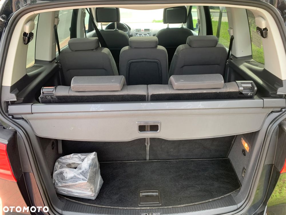 Volkswagen Touran 1.6 TDI DPF BlueMotion Technology Highline - 22