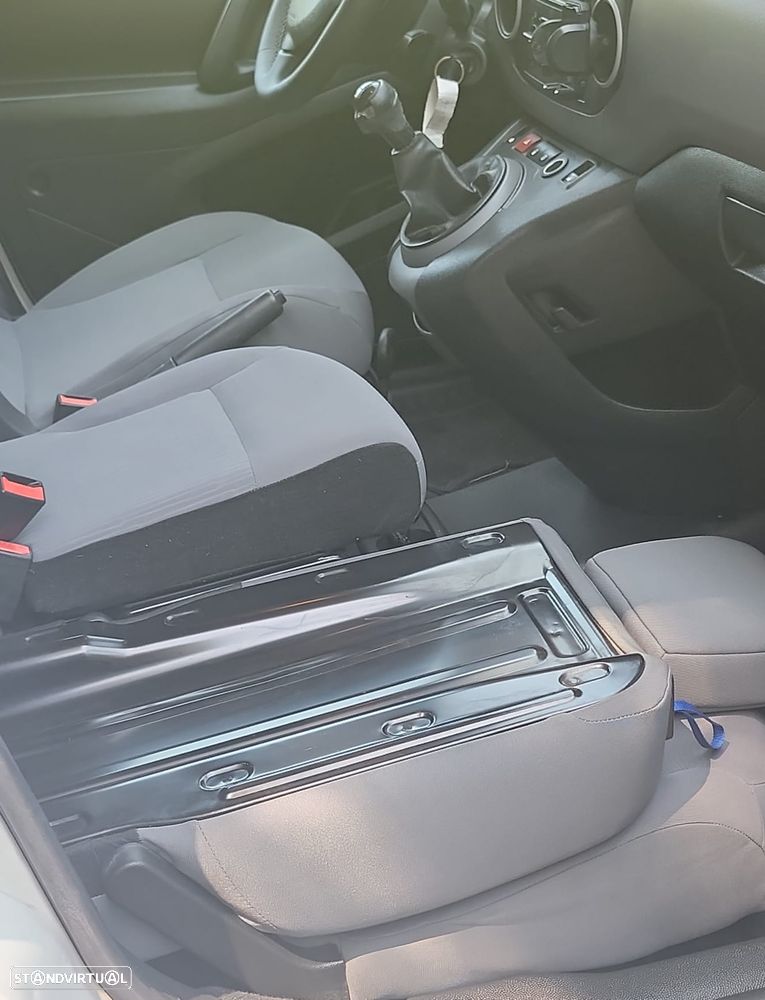 Peugeot Partner - 8