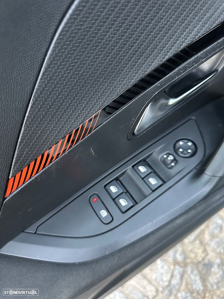 Peugeot 2008 PureTech 130 EAT8 Active - 18