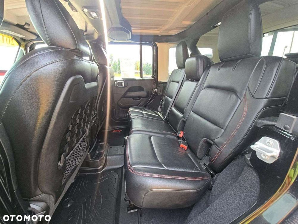 Jeep Wrangler - 13