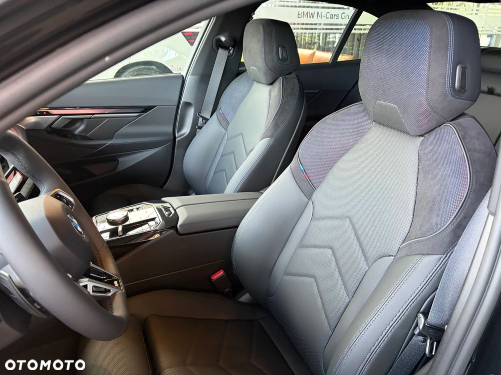 BMW Seria 5 520i mHEV M Sport - 14
