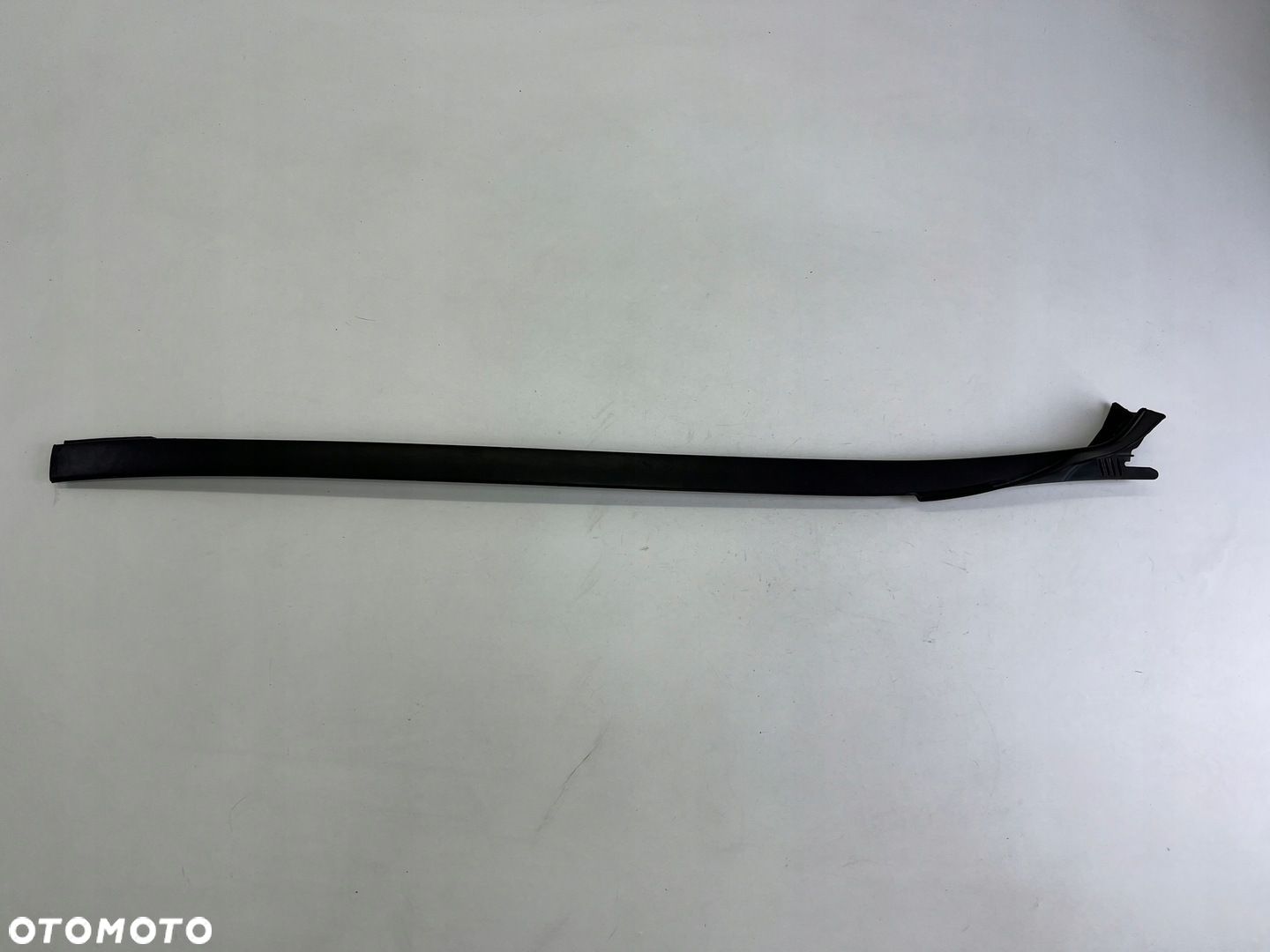 LISTWA SZYBY PRZEDNIEJ CZOŁOWEJ PRAWA BMW X3 G01 7399032 - 1