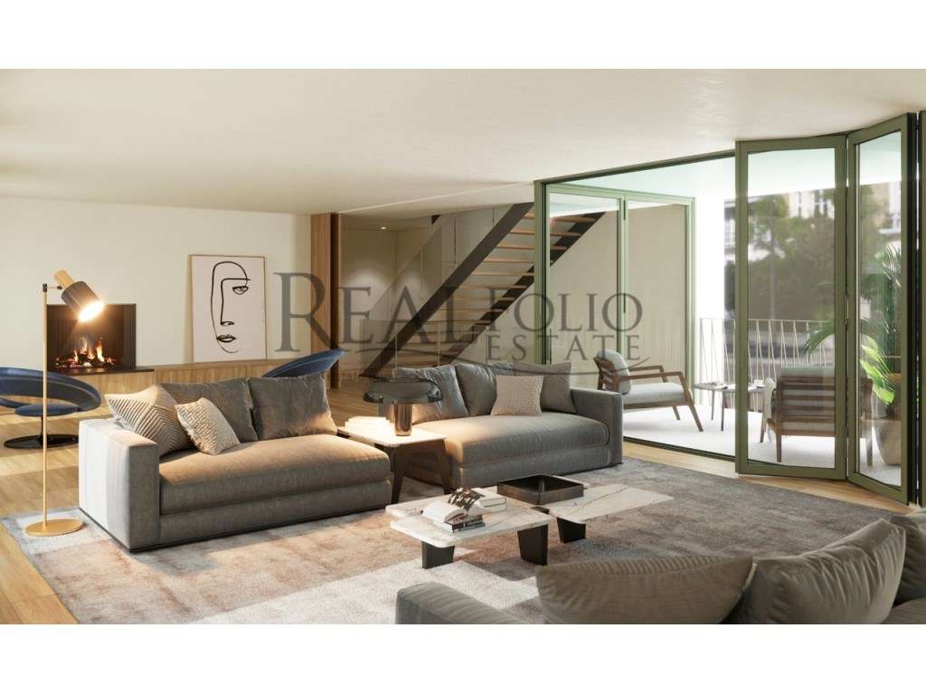 Moradia T4 com piscina, jardim e garagem na Estrela - Grande imagem: 2/25