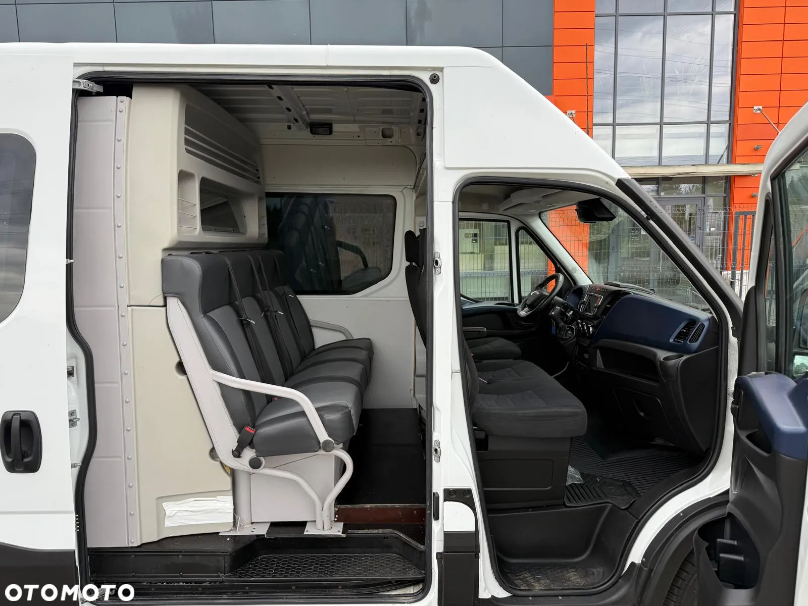 Iveco Daily 35S18, 3.0 180KM, L4H2, Brygadówka 7os., HiMatic, Niski przebieg - 21