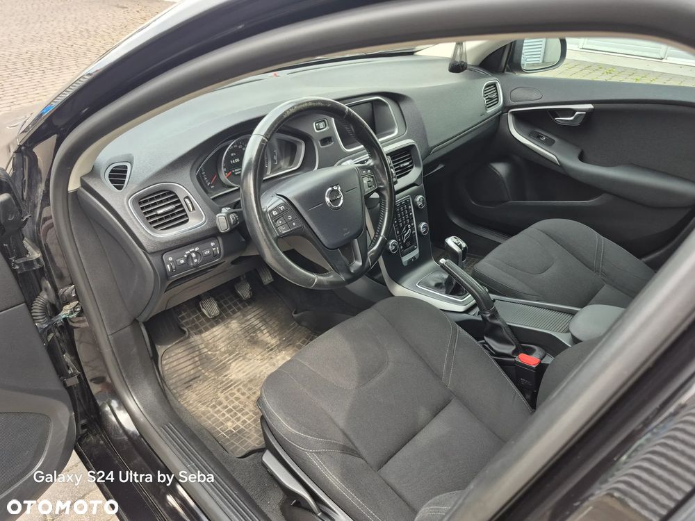 Volvo V40 D2 Inscription - 14