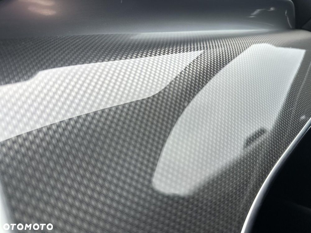 Mercedes-Benz GLC - 24