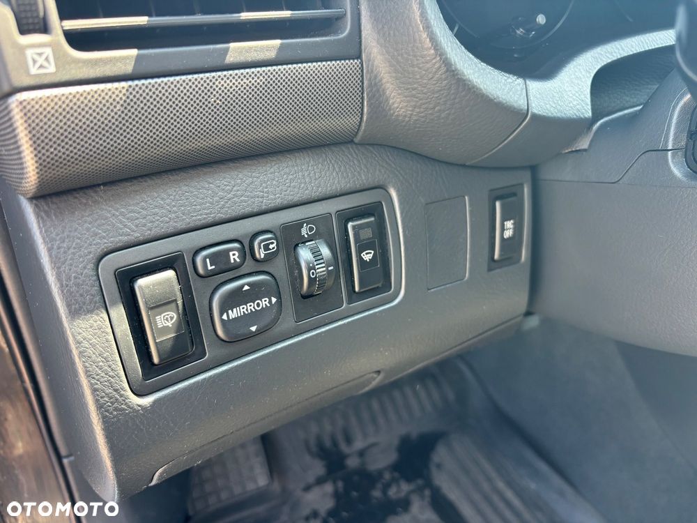 Toyota Avensis 1.8 VVT-i Combi - 21