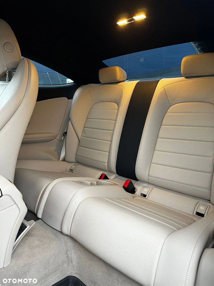 Mercedes-Benz Klasa C 200 4Matic 9G-TRONIC - 5