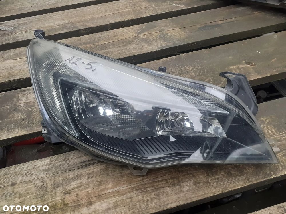 .  PRZOD PRZEDNIA LAMPA PRAWA OPEL ASTRA J CZARNA LIFT - 1