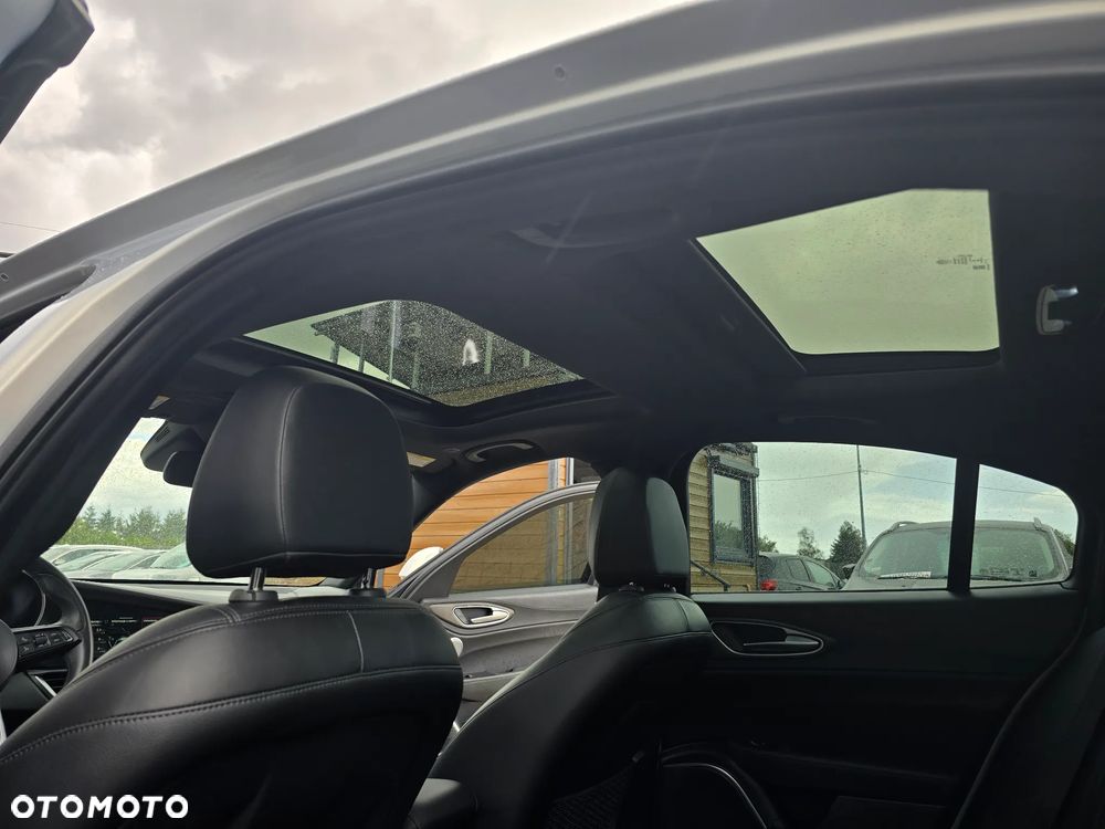 Alfa Romeo Giulia - 36