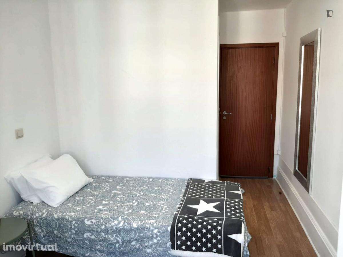 Quarto - localizado em Cedofeita Porto - Grande imagem: 4/10