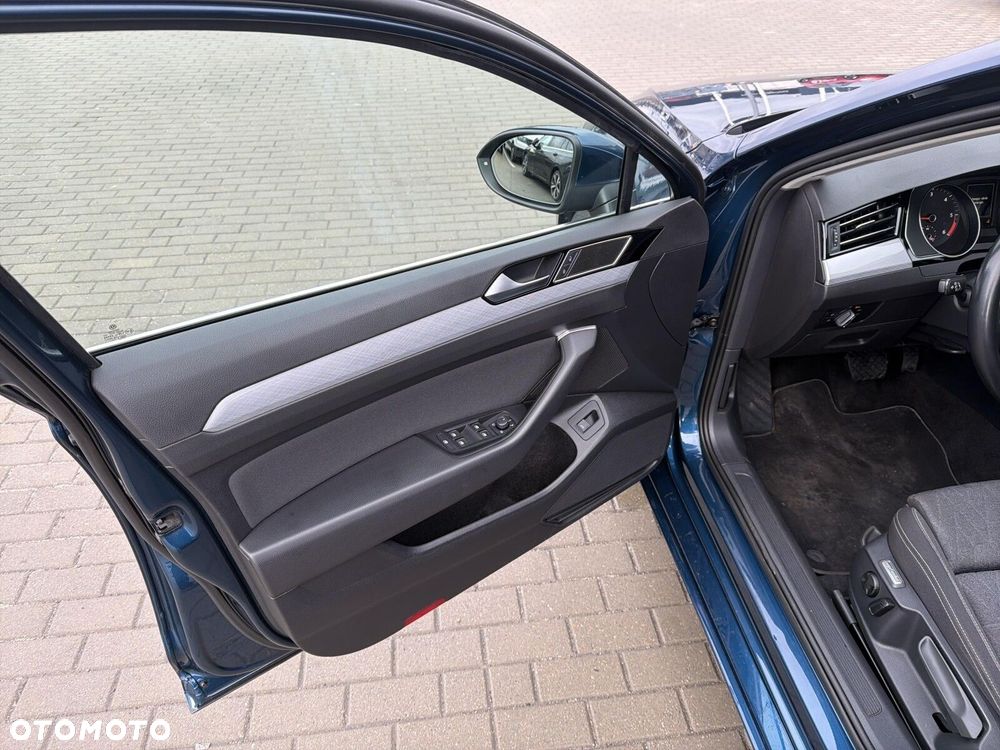 Volkswagen Passat Variant - 9