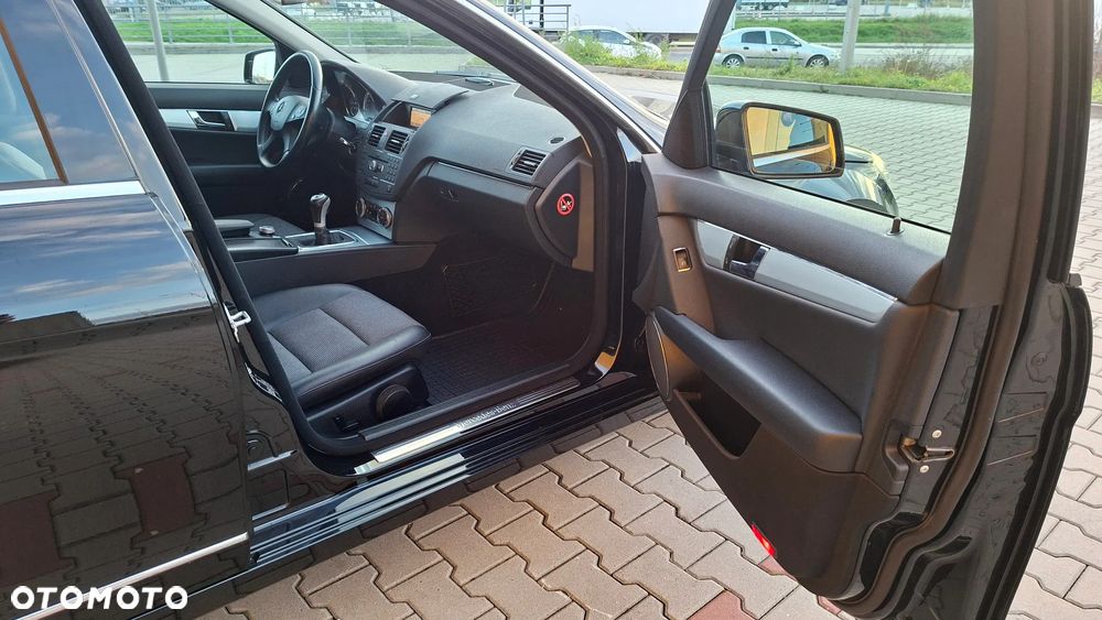 Mercedes-Benz Klasa C 180 Kompressor Avantgarde - 26