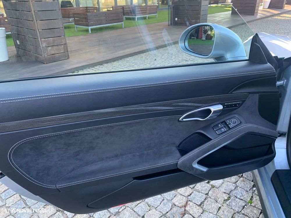 Porsche 911 (991) Targa 4 GTS PDK - 16