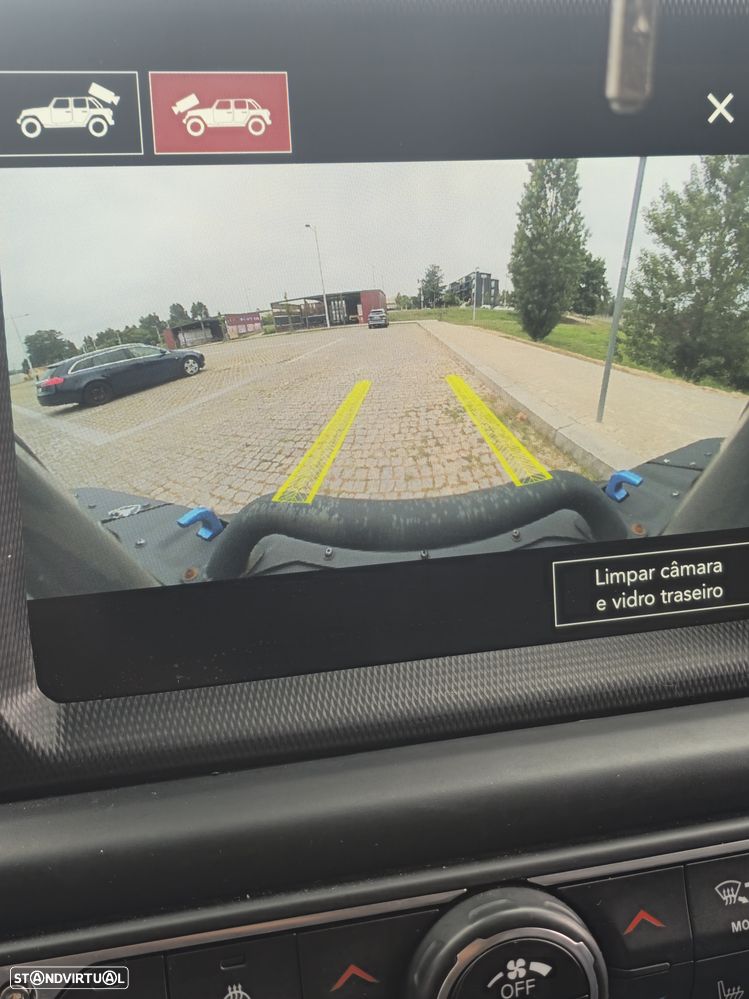 Jeep Wrangler Unlimited - 4