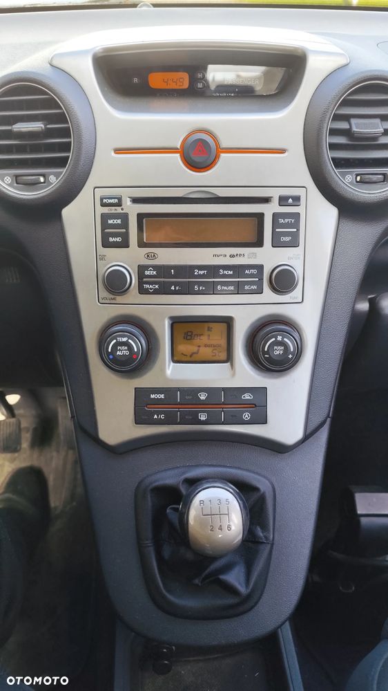 Kia Carens 2.0 CRDi Freedom 7os - 17