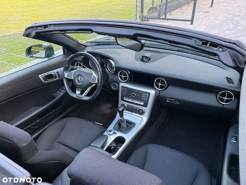 Mercedes-Benz SLC 200 - 12