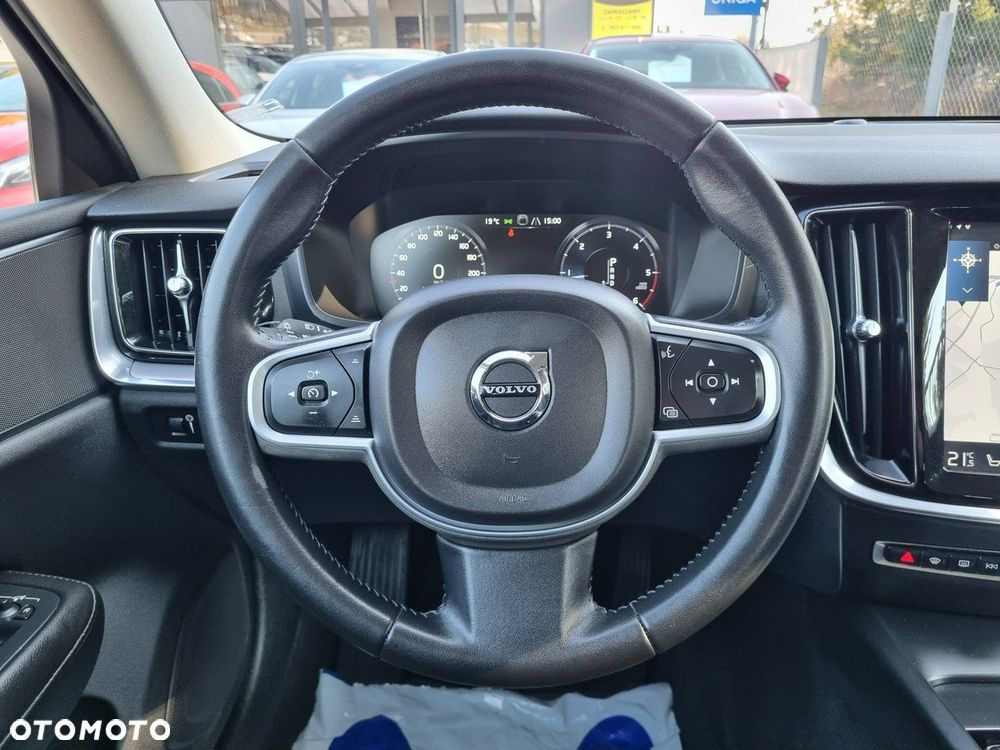 Volvo V60 D4 Momentum - 16