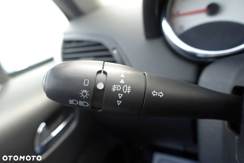 Peugeot 207 CC 120 VTi Active - 25