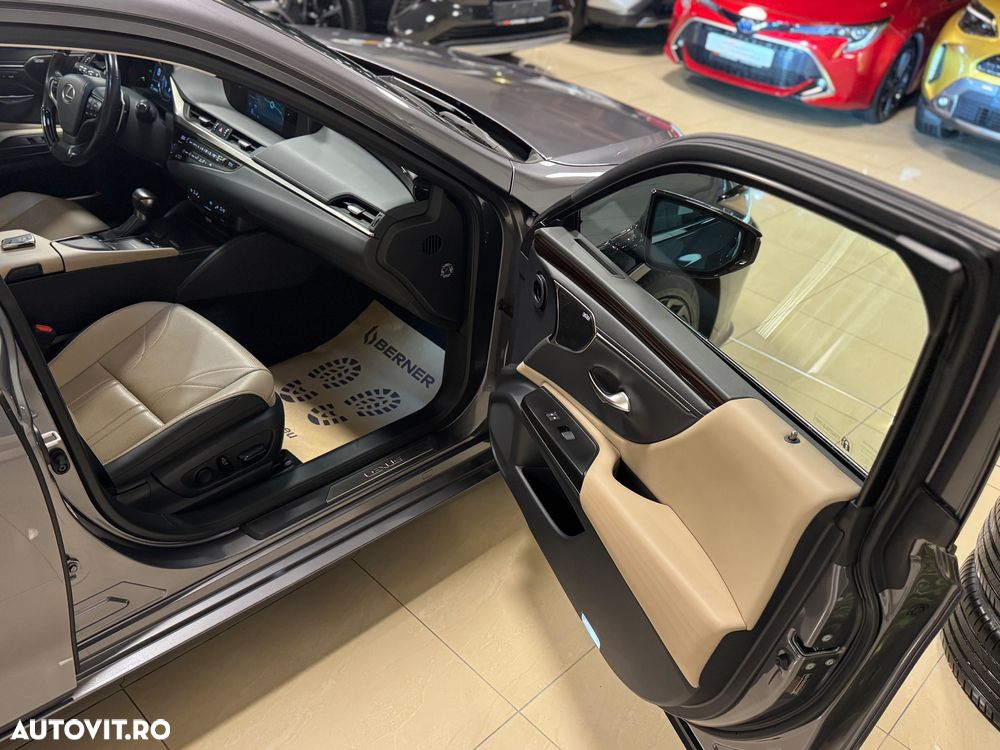 Lexus Seria ES 300h Business Edition - 11